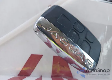 2018 Jaguar Xe 25T z USA, uszkodzony, nr VIN SAJAR4FX2JCP35800